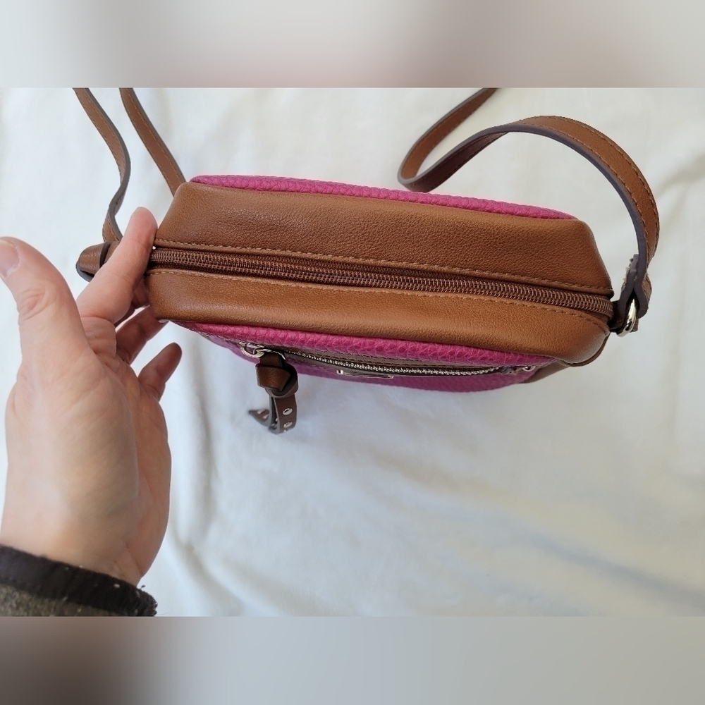 Chaps leather pebble raspberry color small cross body purse w/ silver hardware - Picture 9 of 14
